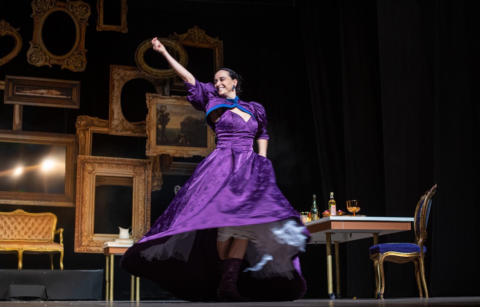 Cena da peça premiada "Nastacia", que volta ao Rio em novembro — Foto: Divulgação/Priscila Natany
