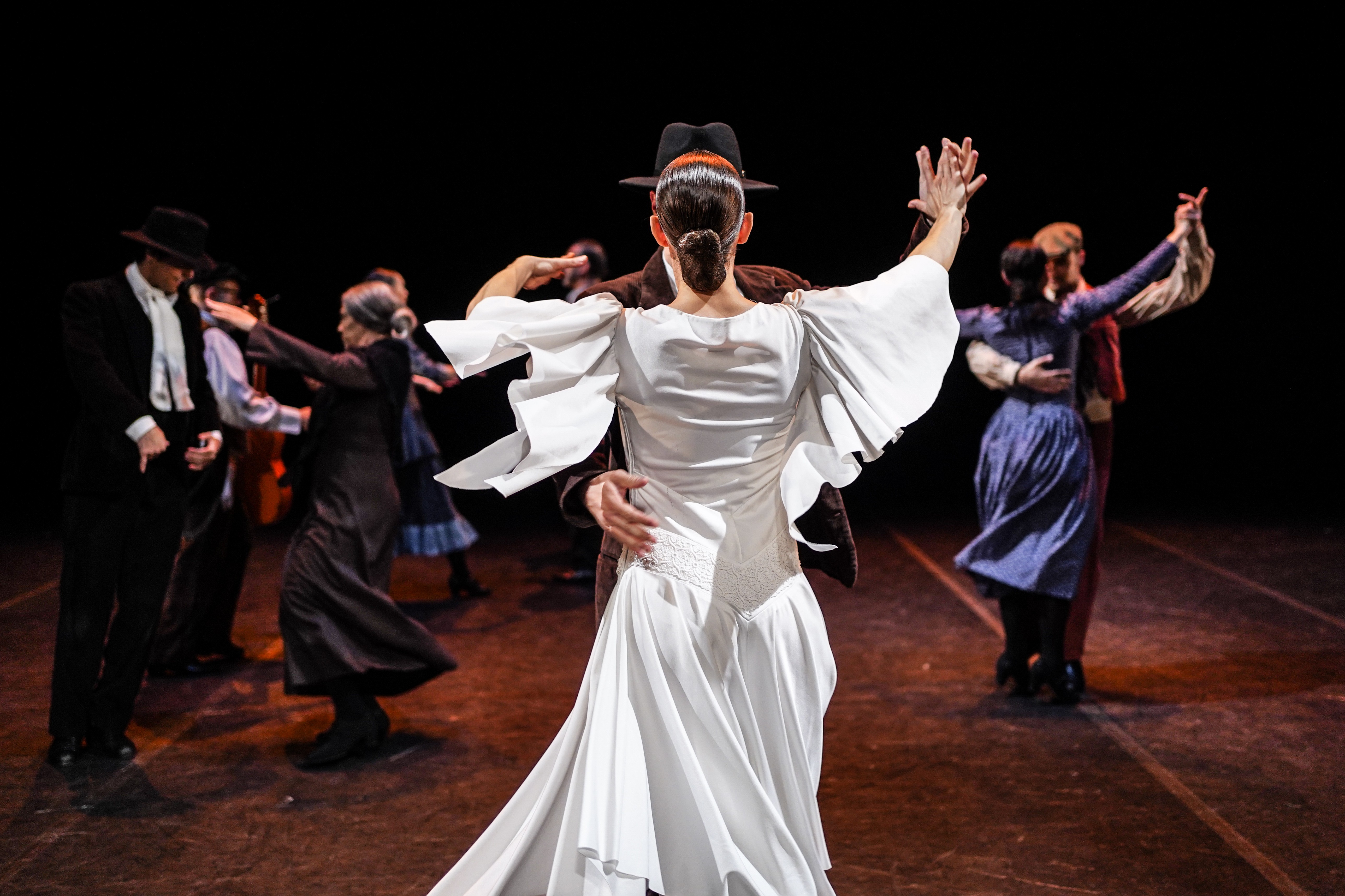Clássicos da dança espanhola, Bodas de Sangre e Suite Flamenca entrelaçam dança e dramaturgia no palco do Theatro Municipal