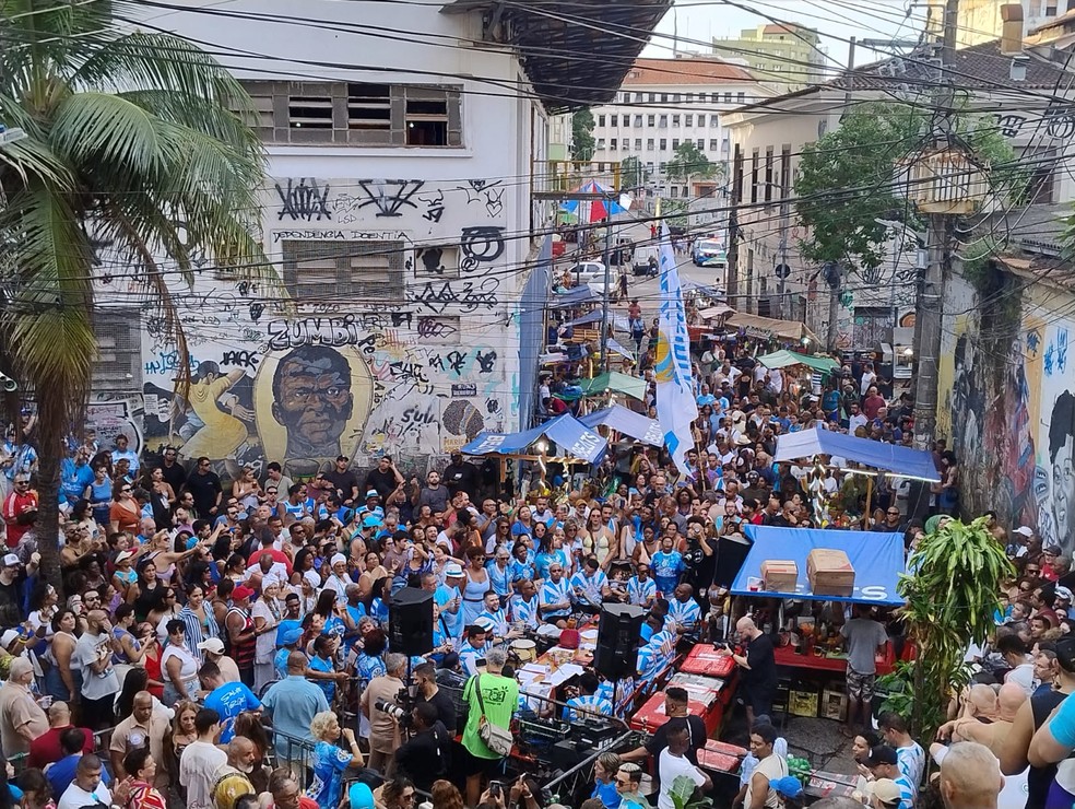 Roda de samba da  Vila Isabel na Pedra do Sal — Foto: Geraldo Ribeiro