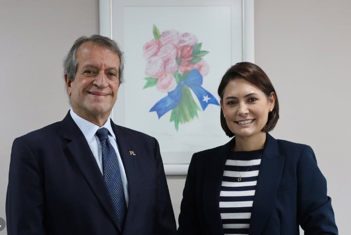 Em meio a ida de Flávio para os EUA, Valdemar trata do 'futuro' do PL com Michelle e cita 'compromisso com o Brasil'
