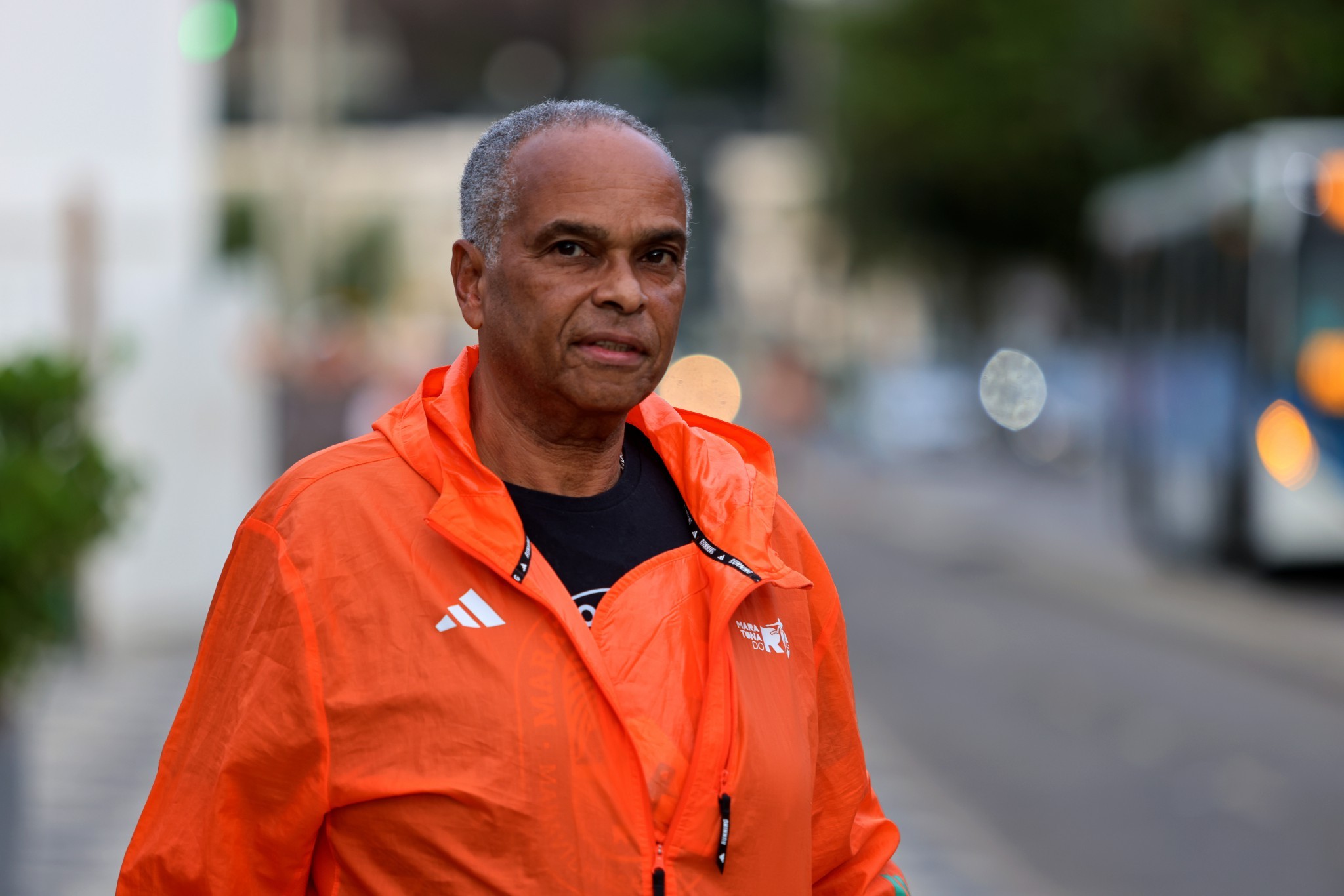 João Traven, idealizador da Maratona do Rio, lembra início do evento, com devolução de chip, e projeta os 42km à parte do festival