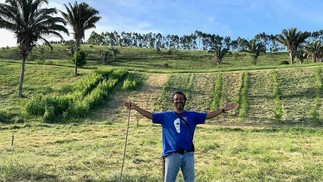 A propriedade foi adquirida pelo ator em 1997, e inicialmente tinha como foco a produção de leite e produtos derivados. Hoje, a fazenda produz também mel, hortaliças, café e até chocolate — Foto: Reprodução/Redes sociais