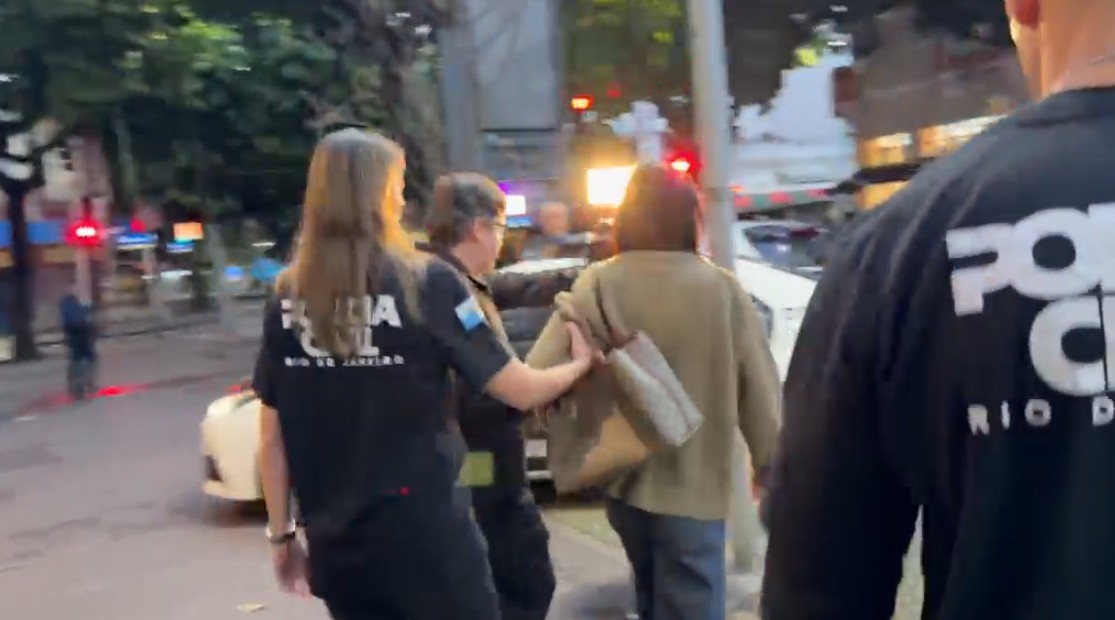 Falsa advogada presa por negociação fraudulenta de obras de arte era nomeada na Secretaria da Casa Civil, que a exonerou hoje