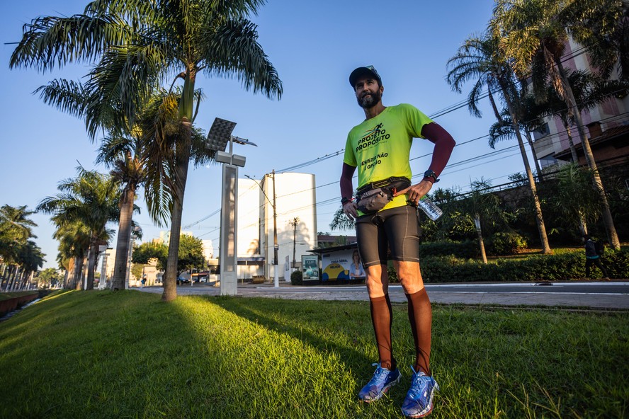 Hugo Farias, de 43 anos, completa a 283 'maratona' em Americana; ele vai correr a Maratona do Rio no domingo