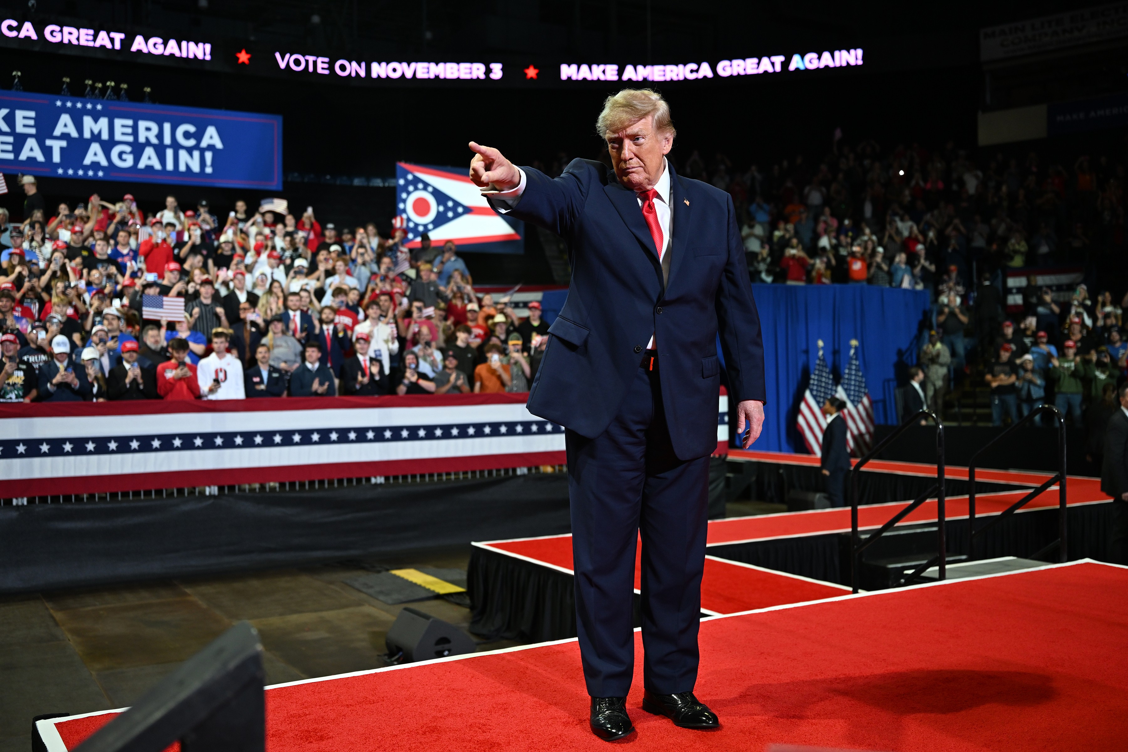 Divisão republicana: Trump defende anúncio de candidato que explora rompimento de rival com sua mãe por denúncia de abuso sexual