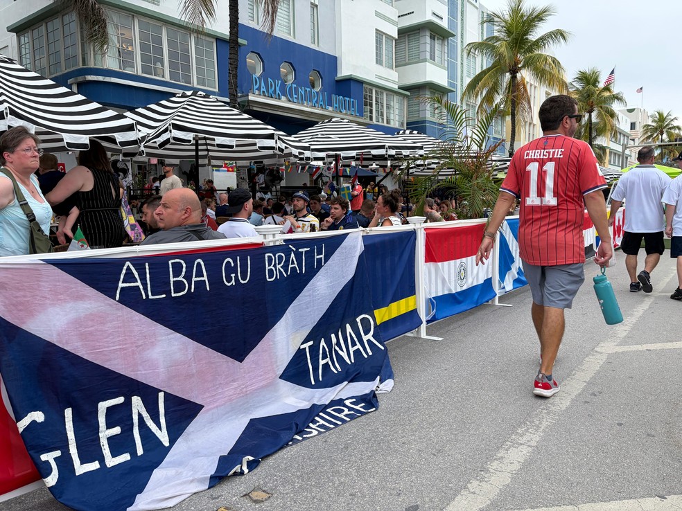 Restaurantes de Miami Beach faturam com invasão escocesa durante a Copa — Foto: Rafael Oliveira