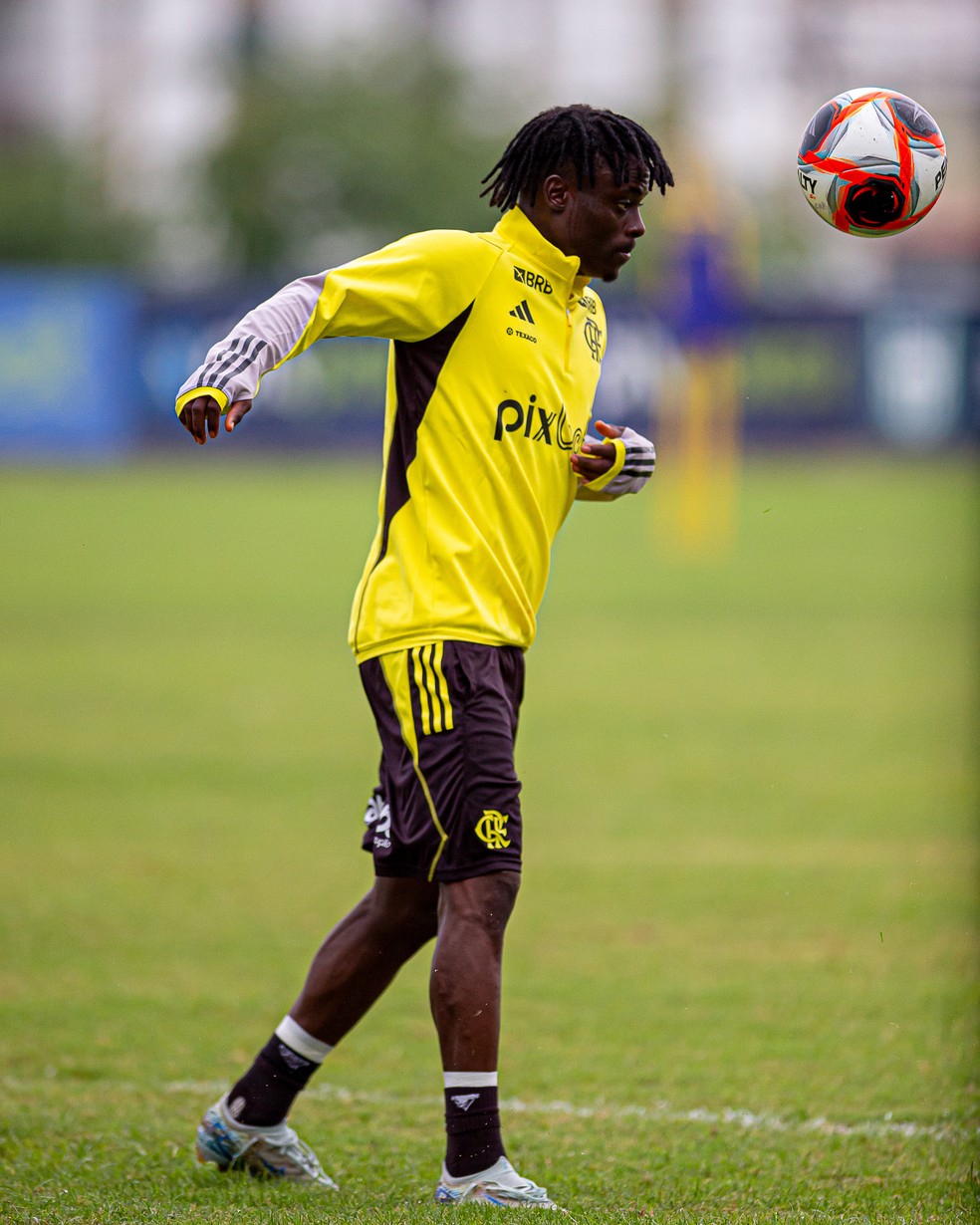 Shola em treino do Flamengo — Foto: Paula Reis/Flamengo