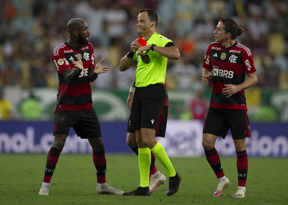 Luiz Araújo recebe cartão vermelho e está suspenso para próximo jogo do  Flamengo