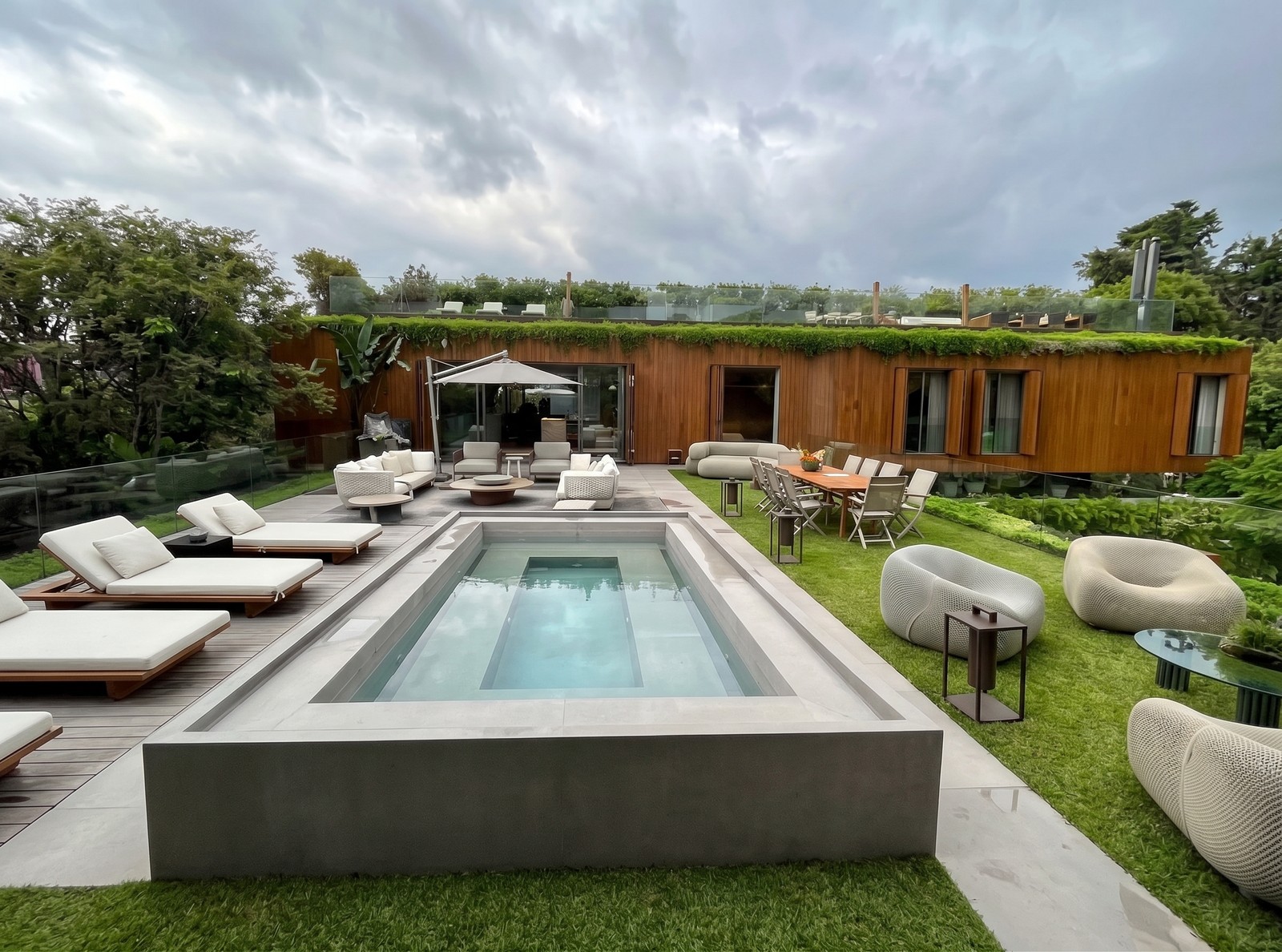 Área externa casa de Daniel Vorcaro em São Paulo — Foto: Reprodução