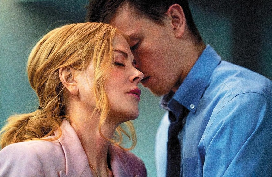 Em “Babygirl”, Nicole Kidman vive relacionamento sadomasoquista com seu estagiário (Harris Dickinson)