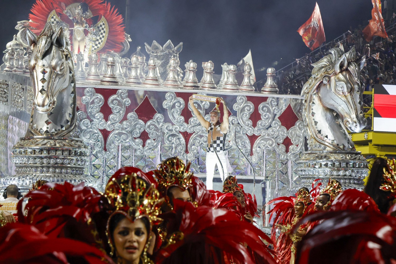 Desfile da Unidos do Viradouro — Foto: Domingos Peixoto / Agência O Globo