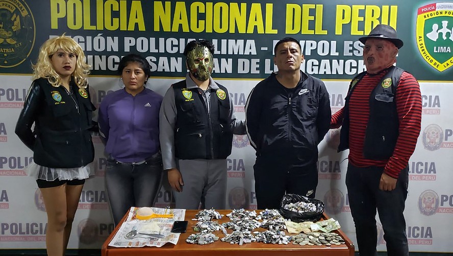 Freddy Krueger, Jason e noiva do Chucky: policiais peruanos se