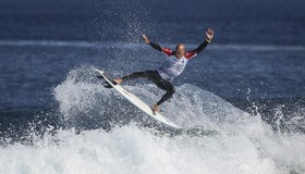 'Parece o fim': lenda do surfe, Kelly Slater indica aposentadoria após derrota na Austrália