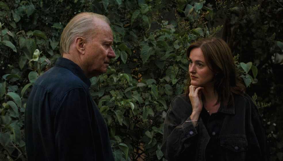"Valor sentimental" é protagonizado por Stellan Skarsgård e Renate Reinsve — Foto: Divulgação