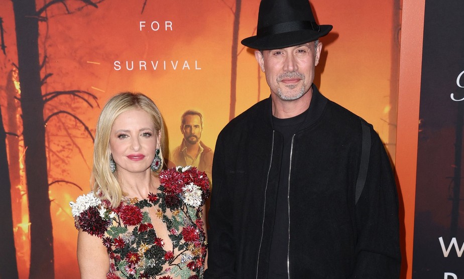 Freddie Prinze Jr. ficou 15 anos sem ver filmes com Sarah Michelle Gellar  após tomar spoiler da esposa