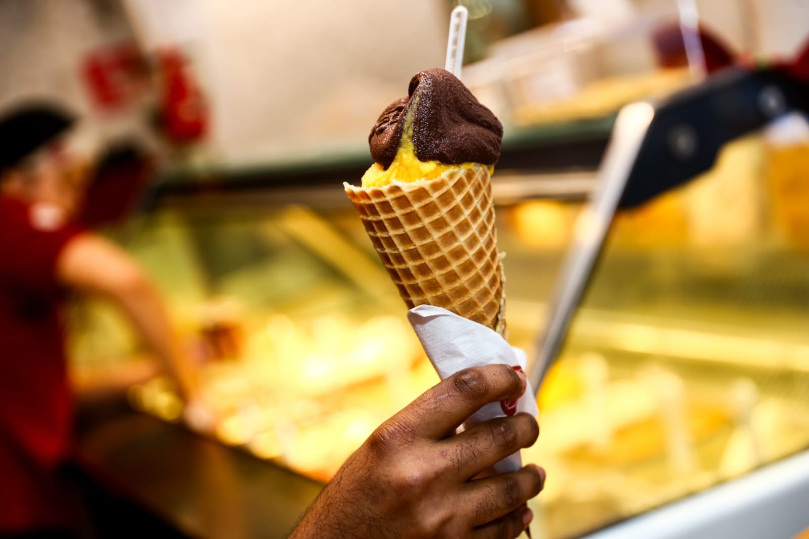 Nerone Gelato e Café (99598-1020), at Mercado Municipal, offers mango and Belgian chocolate ice cream. It costs R$33.90 (two balls) — Photo: Disclosure
