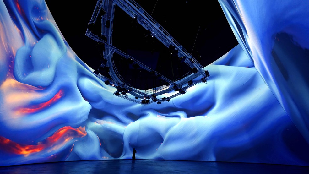 Exibição no museu Guggenheim Bilbao, em homenagem ao arquiteto Frank Gehry — Foto: Refik Anadol Studios