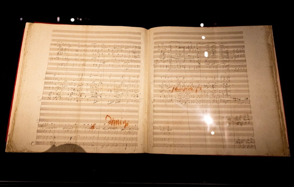 Hino da Europa e tamanho padrão para o CD, Nona Sinfonia de Beethoven ...