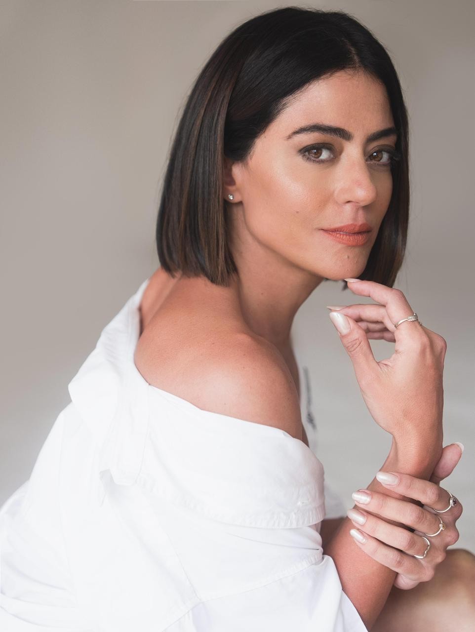 Carol Castro fala do papel em nova novela vertical do Globoplay e do diagnóstico de fibromialgia