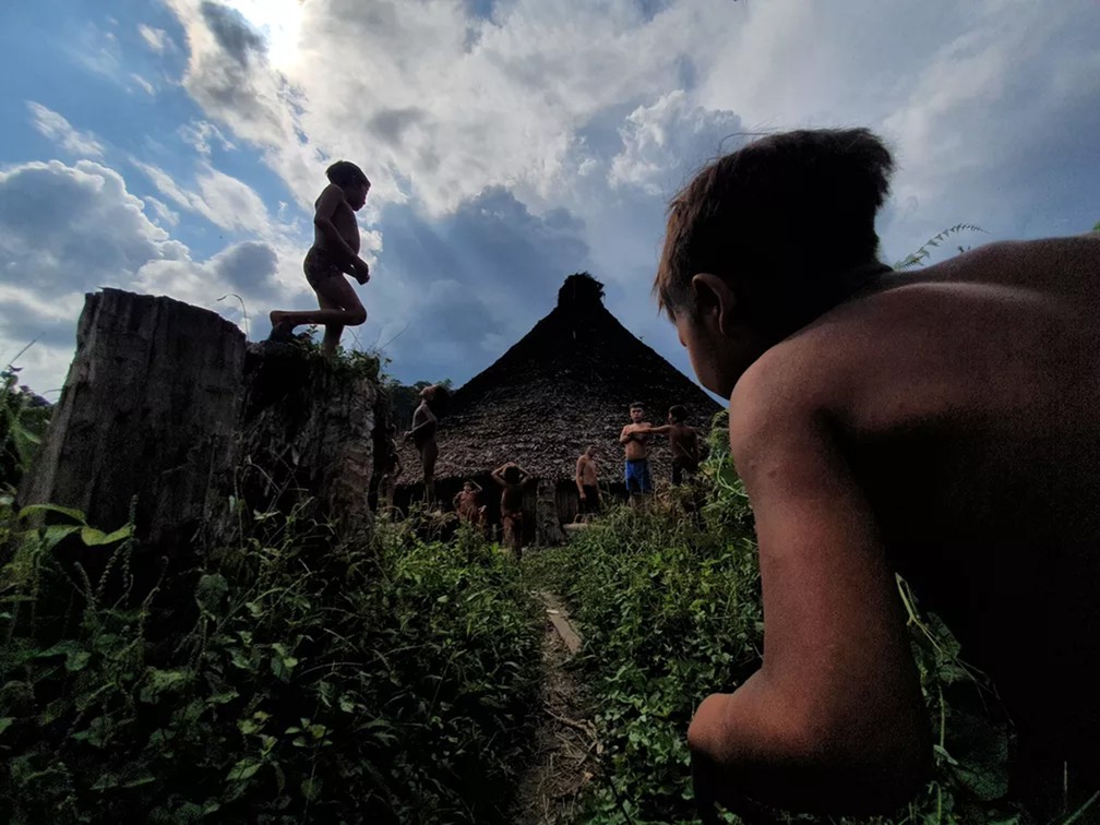 Desde o ano passado, a saúde de indígenas da etnia Ianomâmi tem se agravado devido à falta de recursos de distritos sanitários — Foto: Valéria Oliveira