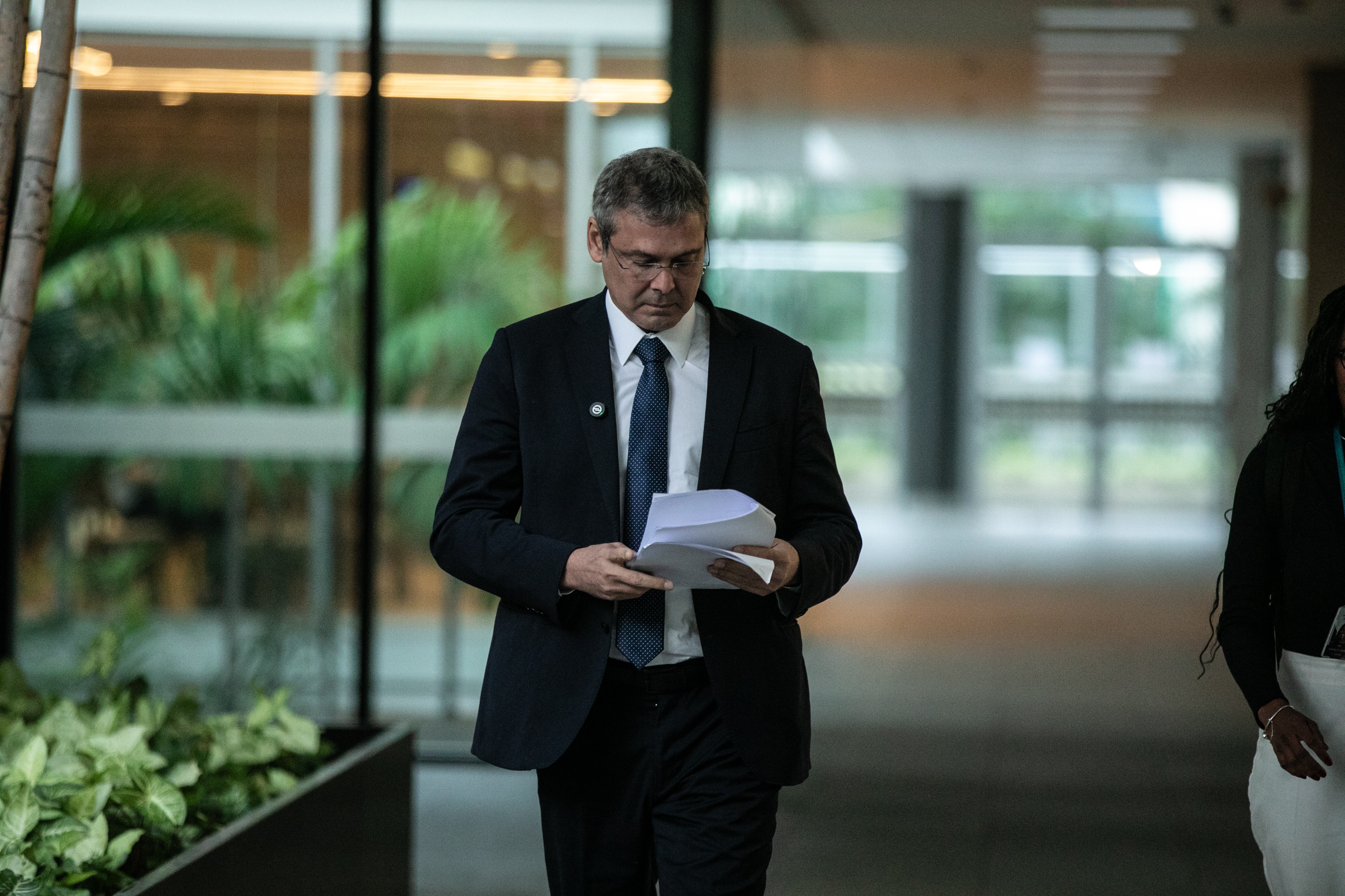Líder do PT na Câmara, Lindbergh é cobrado em quase R$ 5 milhões por prefeitura no RJ