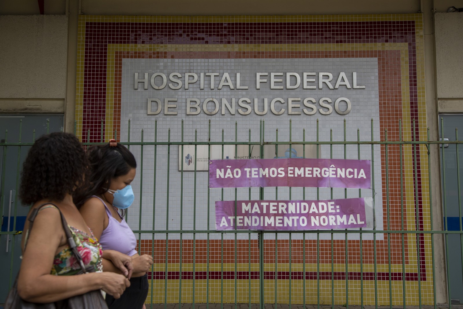 Na foto, o Hospital Geral de Bonsucesso, que não tem mais atendimento de emergência desde que pegou fogo nas dependências do prédio, em outubro de 2020.  — Foto: Márcia Foletto