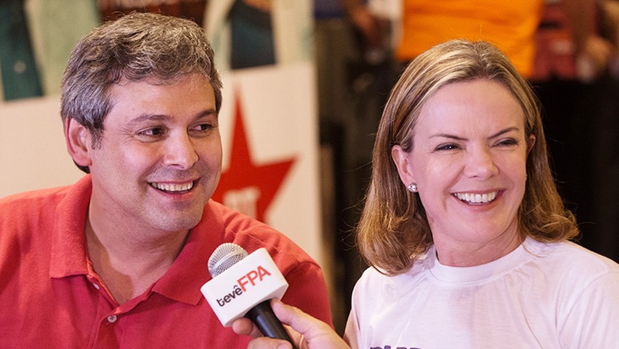 Após viajarem juntos ao México, Gleisi Hoffmann e Lindbergh Farias ...