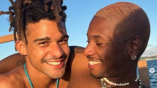 Lucas Leto (à esquerda) e o namorado, o DJ e produtor Maurício Bahia Sacramento — Foto: Reprodução/Instagram