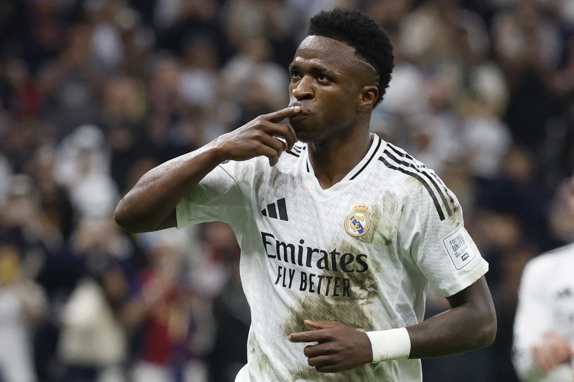 Real Madrid dá ultimato a Vini Jr.: renovar ou ser negociado nesta janela, diz jornal - QTU Questões do Universo