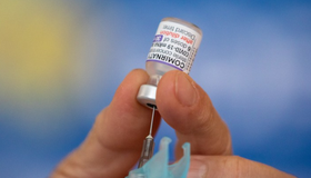 Governo notifica 10 plataformas de comércio que vendiam 'detox vacinal'