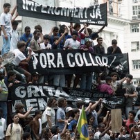 Manifestação por impeachment de Collor no Centro do Rio em 1992 — Foto: Custódio Coimbra/Agência O GLOBO