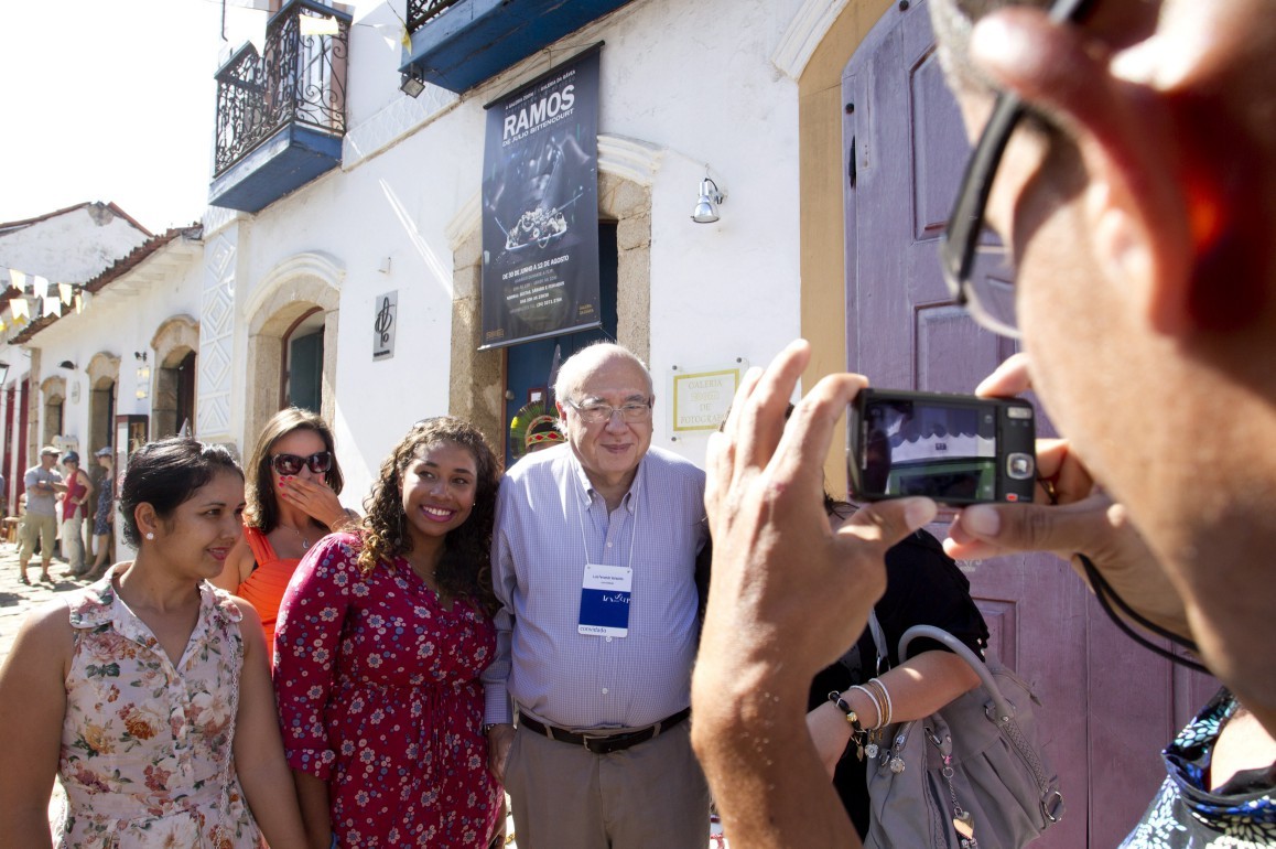 Luis Fernando versimocomfãsna festaliteráriade paraty. - foto: márciafoletto /agência globo