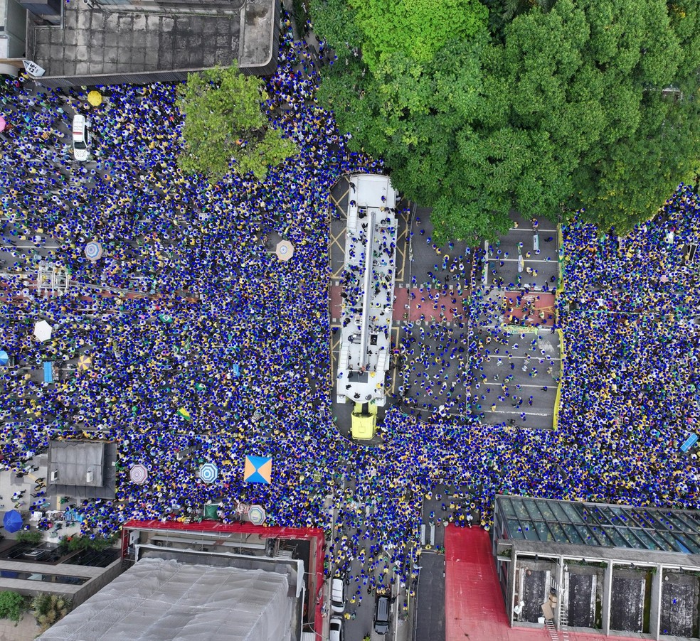 Manifestação de bolsonaristas na Paulista reúne 13 mil pessoas