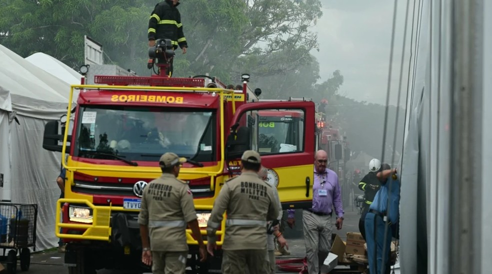 Indêndio atinge Blue Zone da COP30, em Belém — Foto: Pablo Porciuncula/AFP