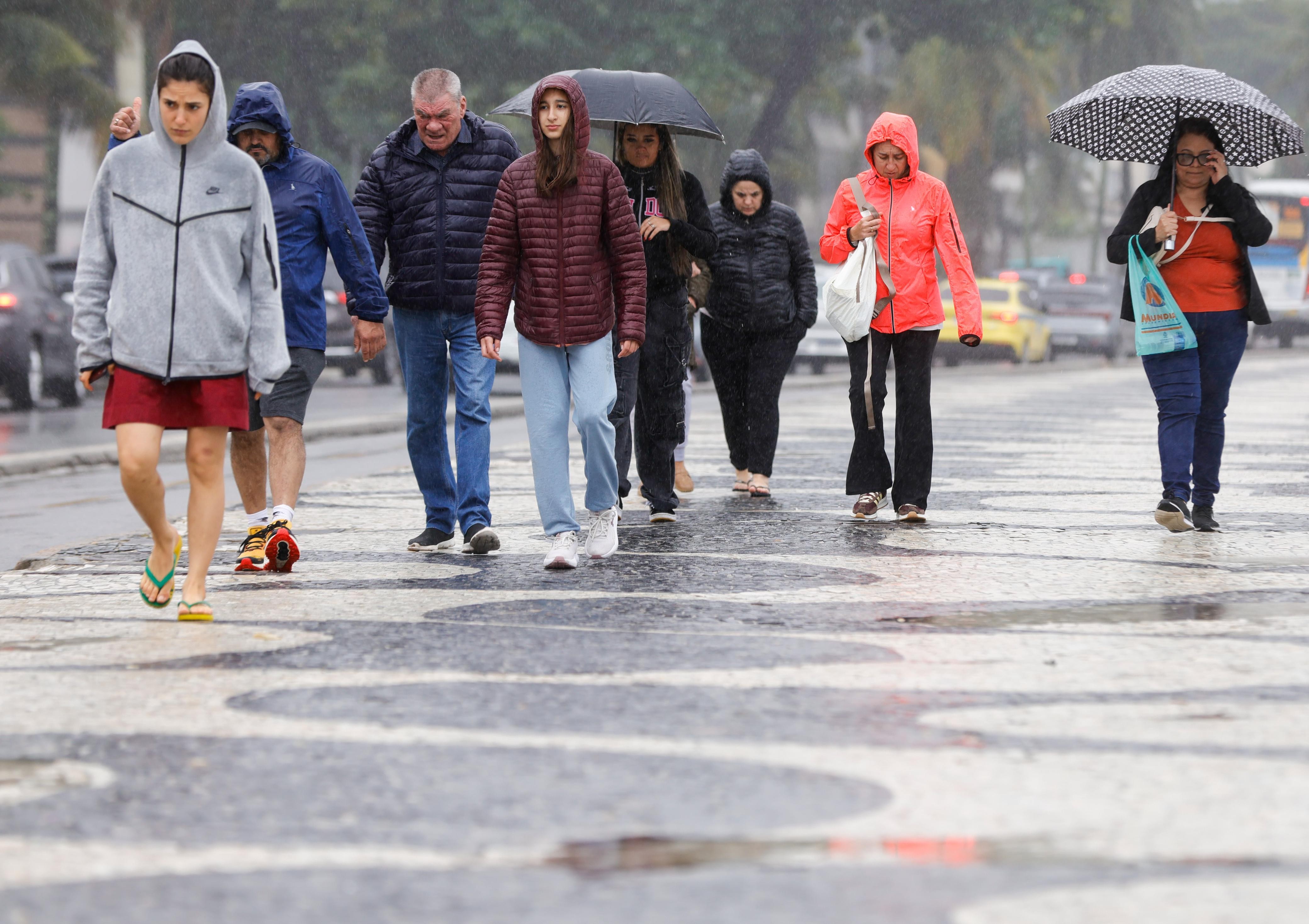 Rio de Janeiro: Fim de semana com chuva e frio; calor retorna na segunda