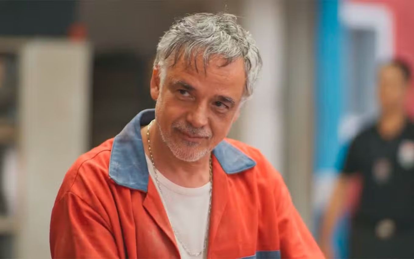 'Por você': após sumir e reaparecer, personagem de Ângelo Antônio ficará na novela até o fim