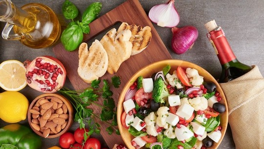 Alimentação pode ajudar pacientes a lidar com efeitos do tratamento de câncer; veja dicas Alimentação pode ajudar pacientes a lidar com efeitos do tratamento de câncer; veja dicas