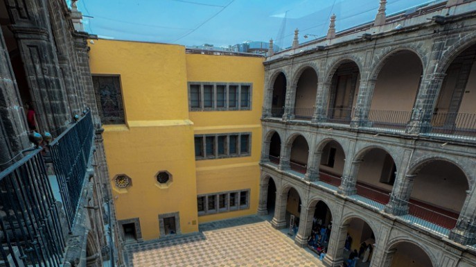 Maior universidade do México aplicará novas provas após suspeita de uso de IA por candidatos