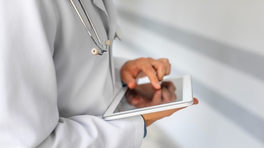 Tecnologia conecta raciocínio médico a evidência científica