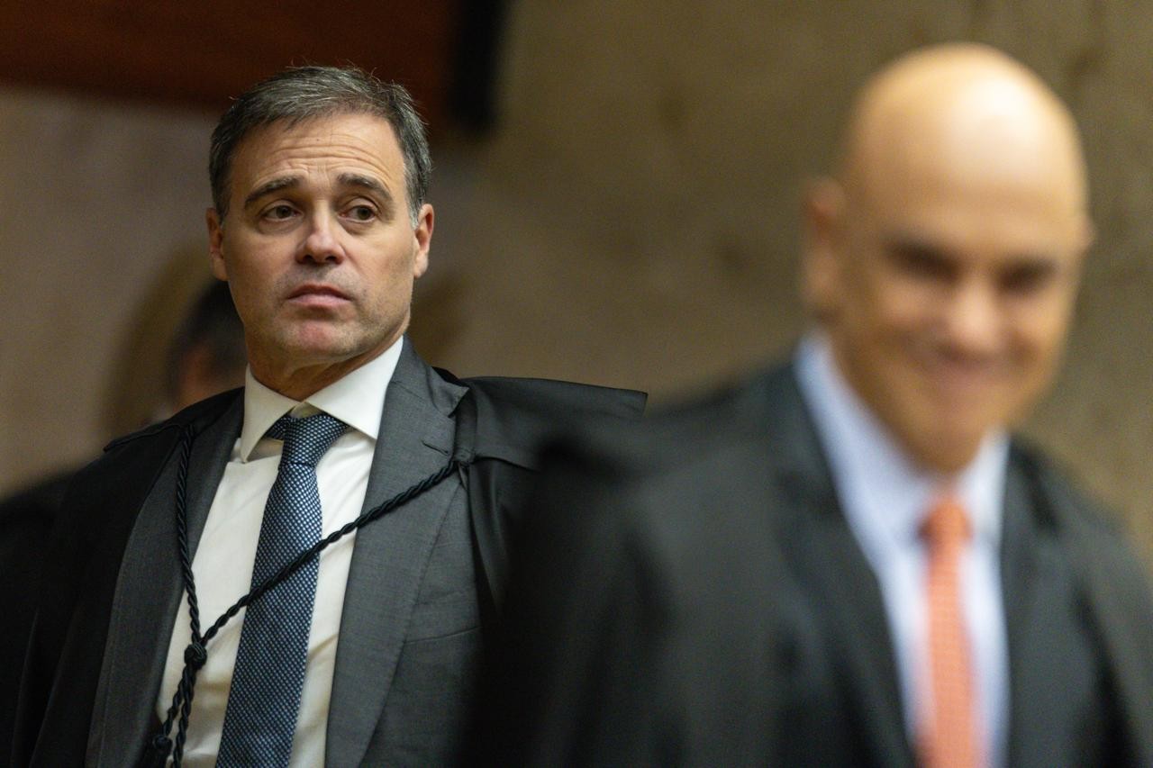 Decisão de Alexandre de Moraes pavimenta caminho para implodir investigações do Master - QTU Questões do Universo