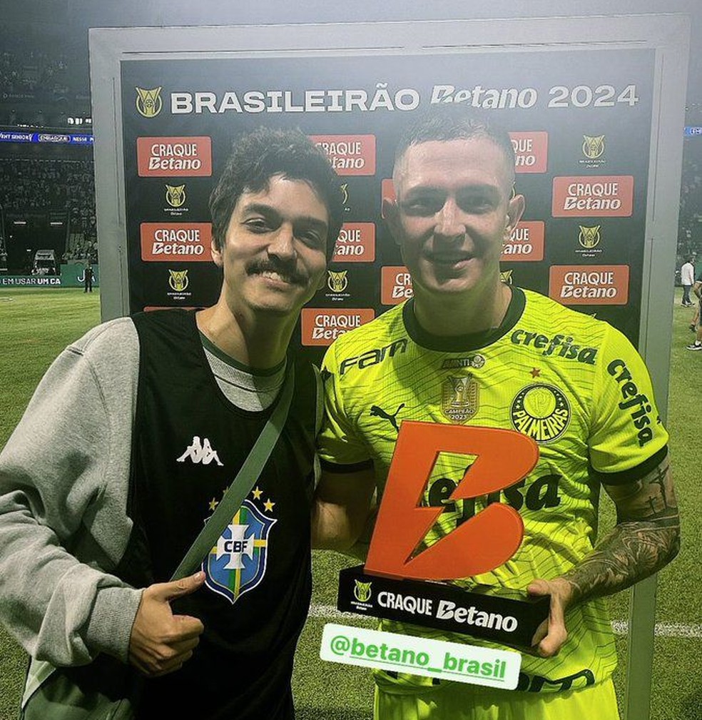 Aníbal Moreno ficou com o prêmio de craque da partida no lugar de Estêvão — Foto: Reprodução/Redes sociais