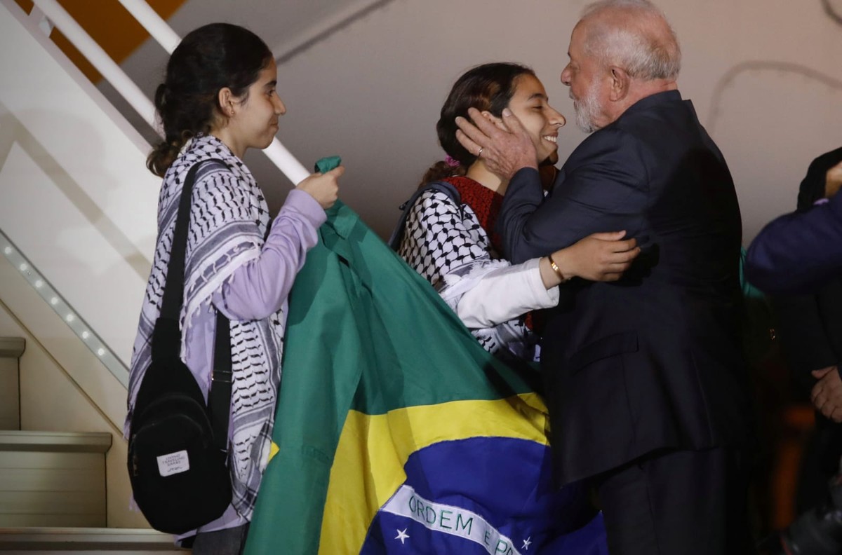 Presença de Lula no Catar aumenta peso para repatriação de brasileiros de  Gaza