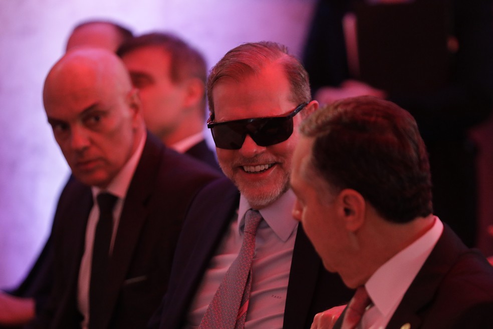 Minister Dias Toffoli, wearing sunglasses, during the Innovare Prize ceremony — Photo: Cristiano Mariz/Agência O Globo