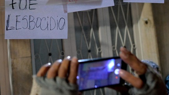 Organizações acusam governo Milei após mortes de lésbicas em ataque incendiário na Argentina