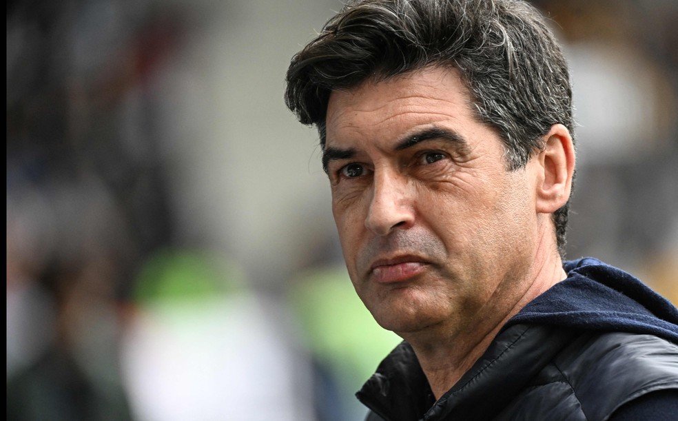 Treinador Paulo Fonseca durante mais uma atuação ruim do Lyon, desta vez um 0 a 0 contra o Angers — Foto: Sebastien Salom-Gomis / AFP