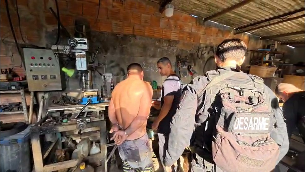Civilian police launch operation against irregular manufacture and trade of weapons in Rio and Paraná states — Photo: Reproduction