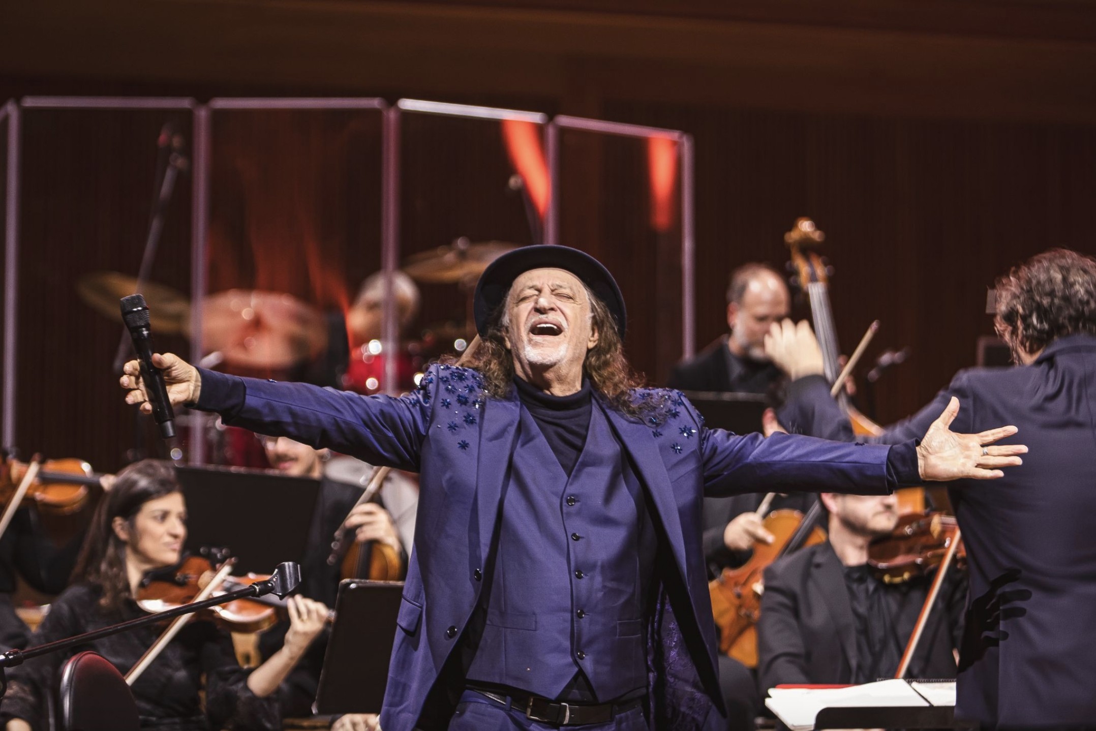 Shows gratuitos na Praia de Copacabana: Alceu Valença e Samuel Rosa se apresentam com orquestra - QTU Questões do Universo