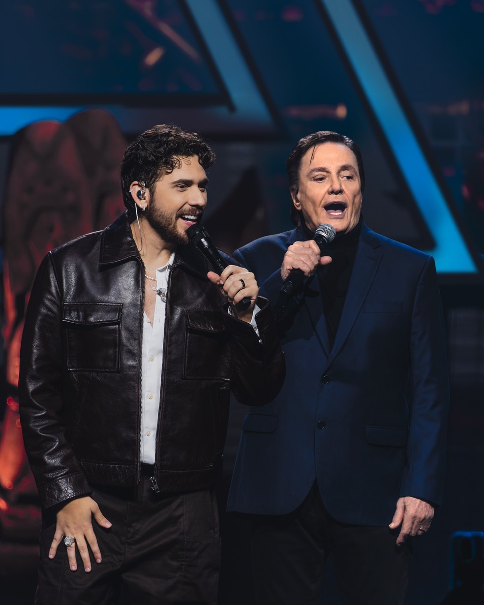 Gustavo Mioto e seu ídolo, Fábio Jr. — Foto: Marcel Bianchi