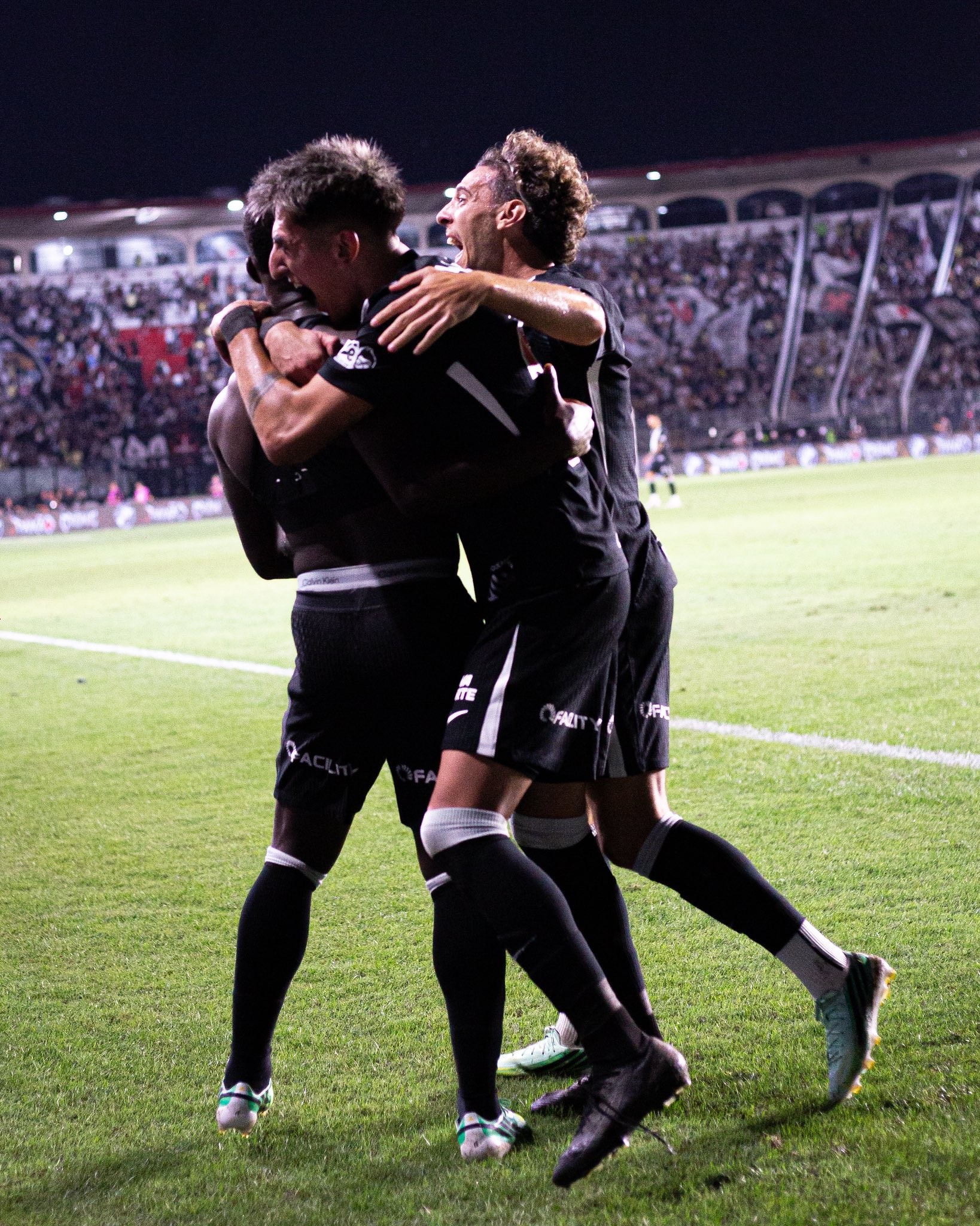Virada incrível do Vasco sobre o Corinthians tem redenção de Marino, emoção | Esportes | QTU Notícias