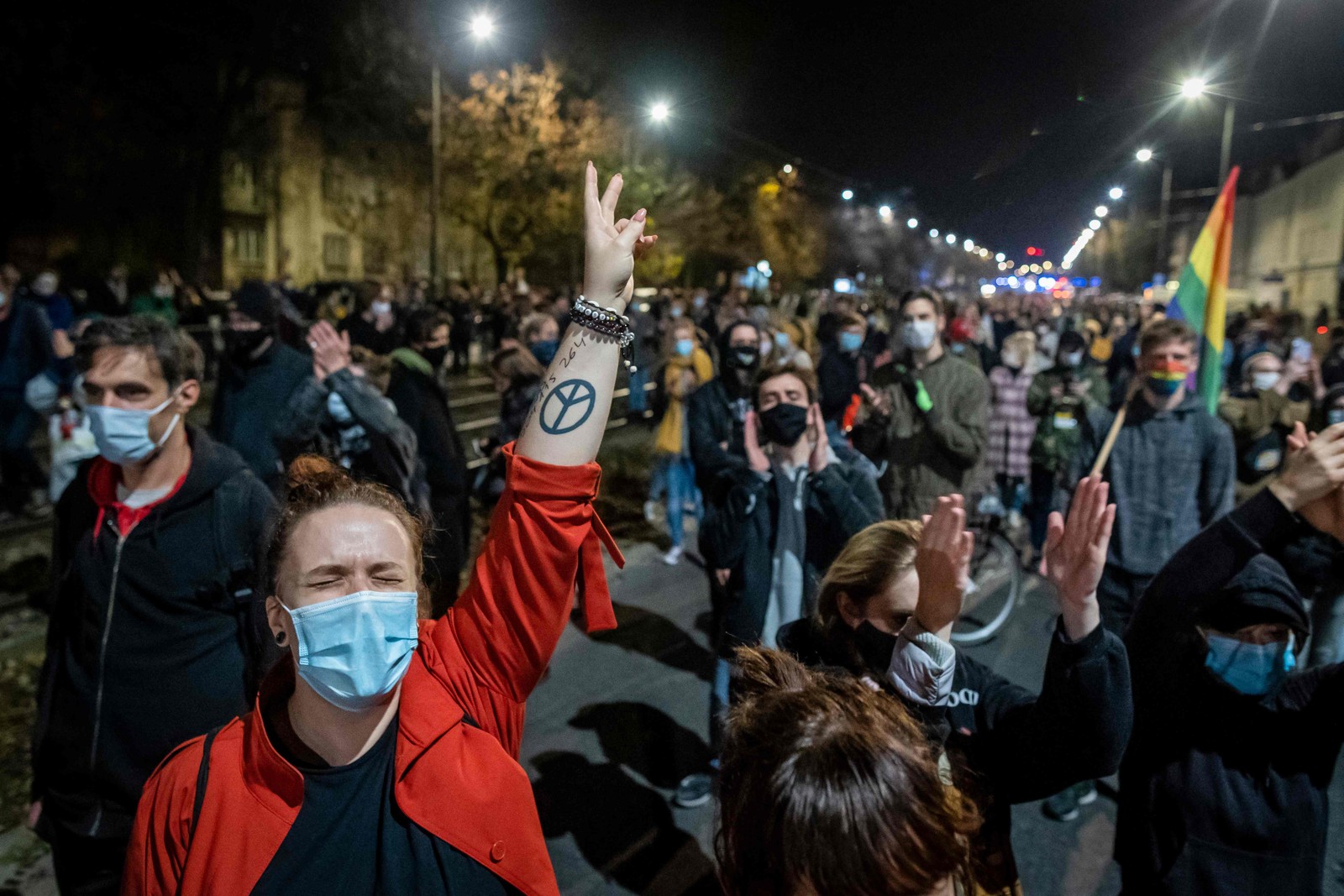 Manifestantes foram às ruas de várias cidades da Polônia na noite desta quinta-feira depois que o Tribunal Constitucional decidiu que o aborto devido à má-formação fetal é inconstitucionalAFP